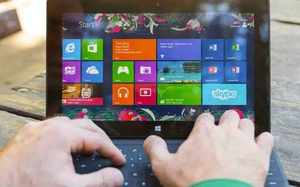 Hướng dẫn căn giữa các biểu tượng trên Taskbar như Windows 10X